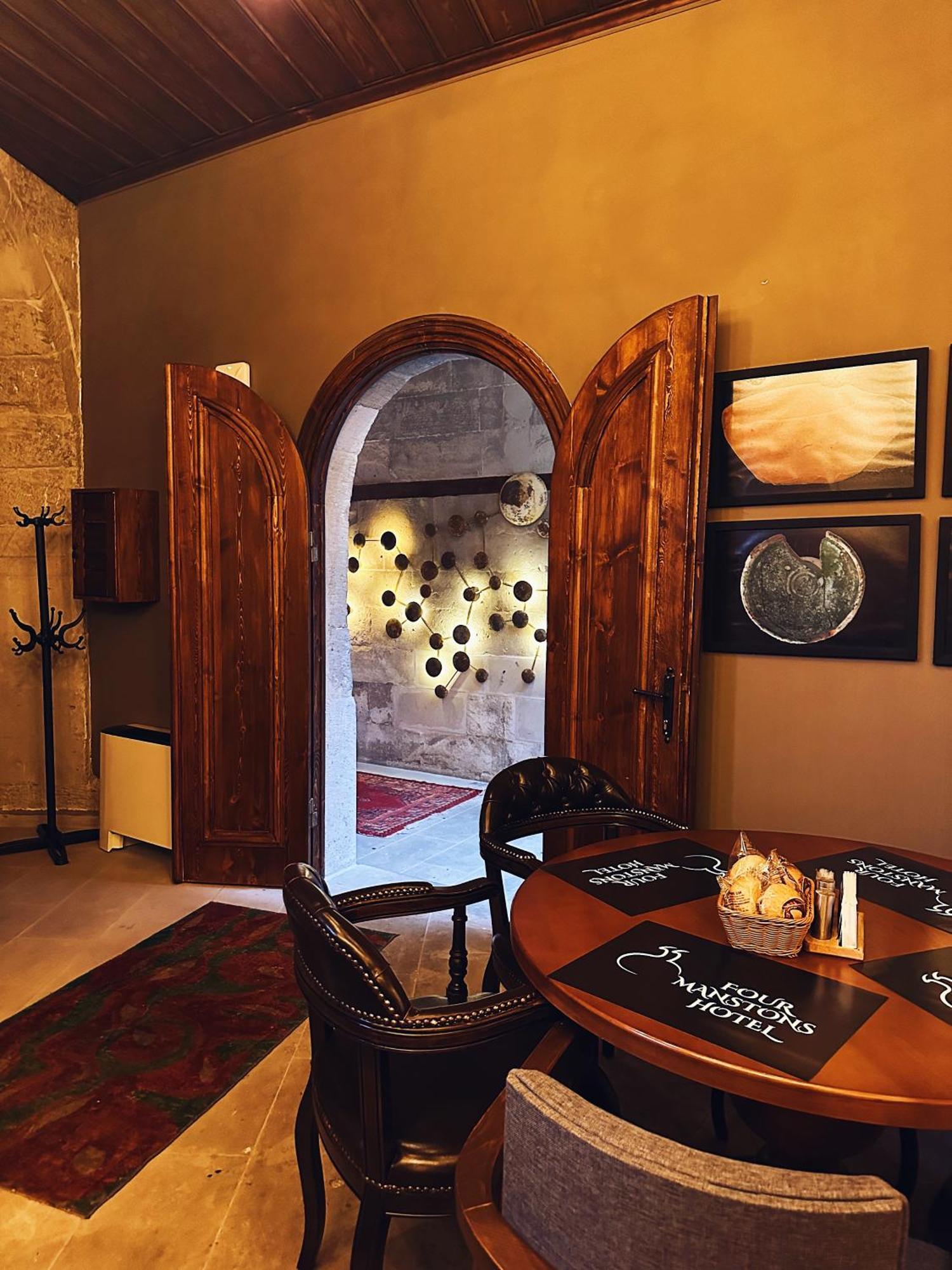 Four Mansions Hotel قيصرية المظهر الخارجي الصورة