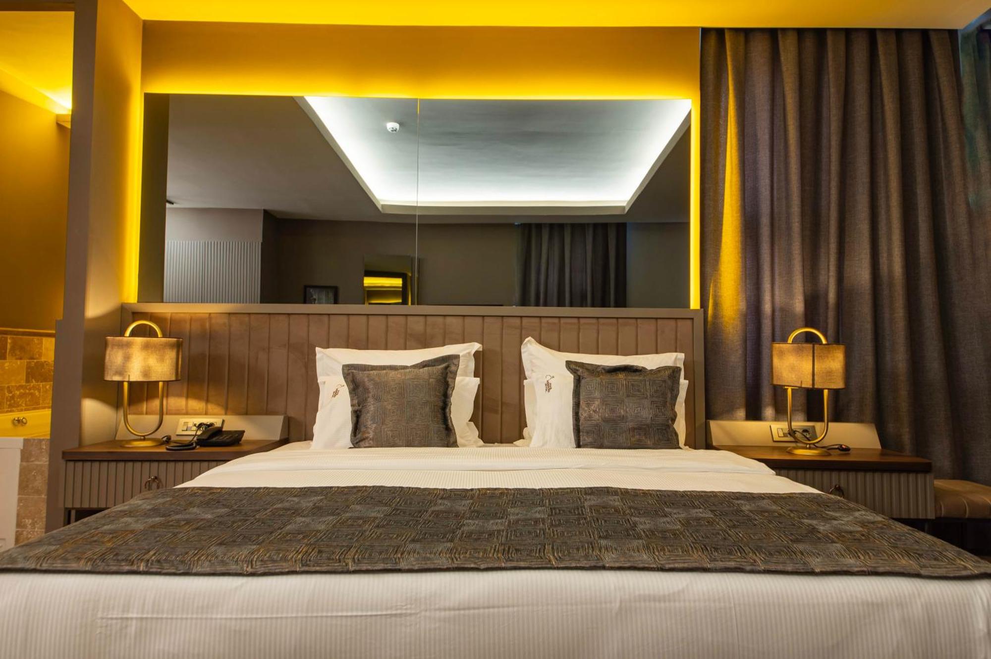 Four Mansions Hotel قيصرية المظهر الخارجي الصورة