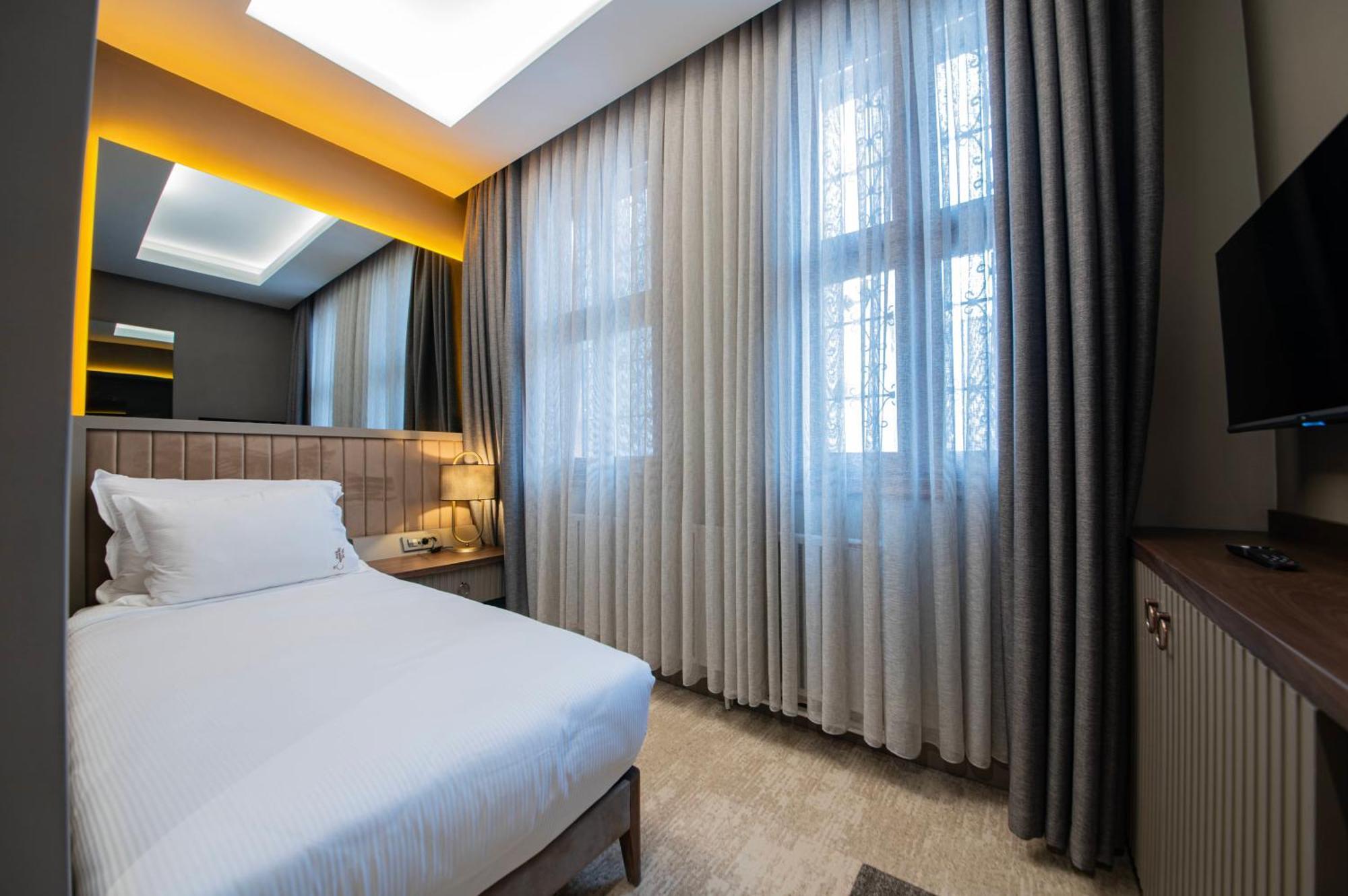 Four Mansions Hotel قيصرية المظهر الخارجي الصورة