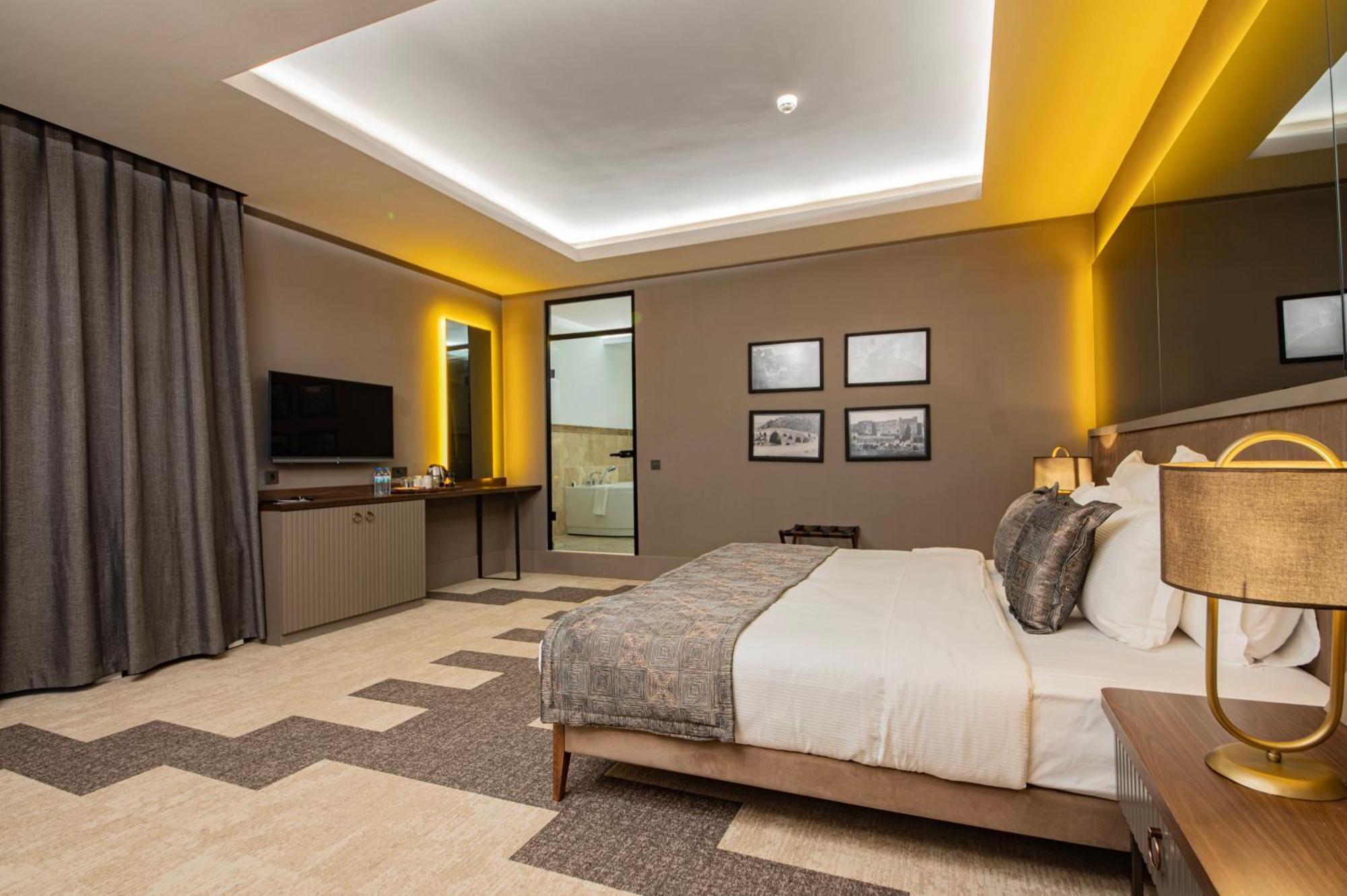 Four Mansions Hotel قيصرية المظهر الخارجي الصورة