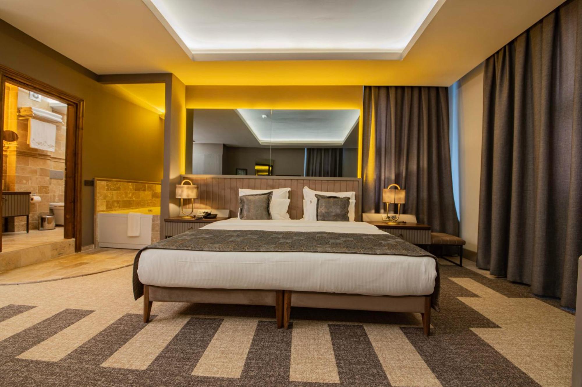 Four Mansions Hotel قيصرية المظهر الخارجي الصورة