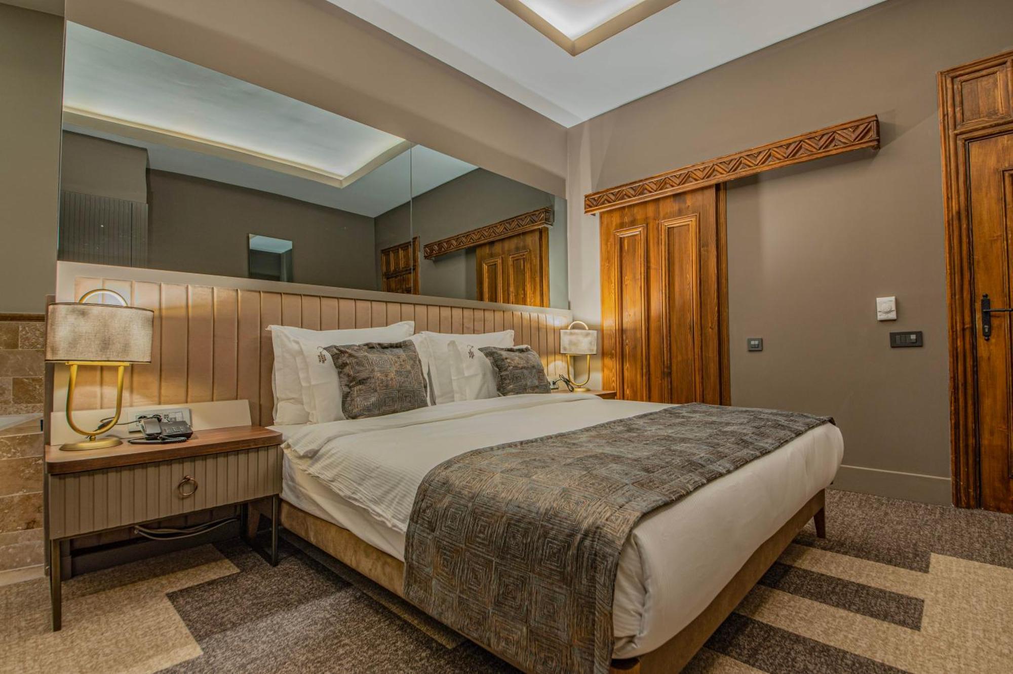 Four Mansions Hotel قيصرية المظهر الخارجي الصورة