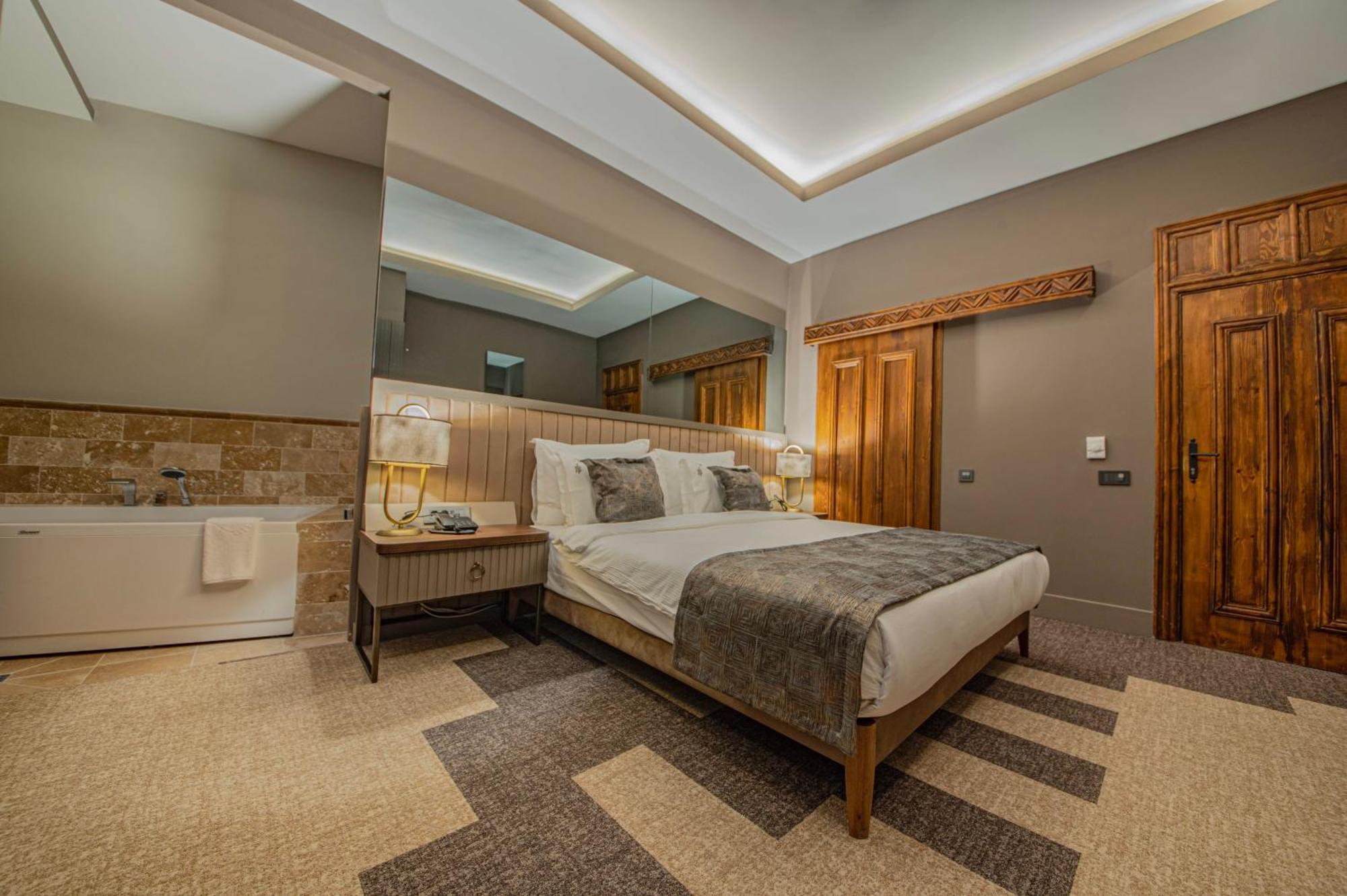 Four Mansions Hotel قيصرية المظهر الخارجي الصورة
